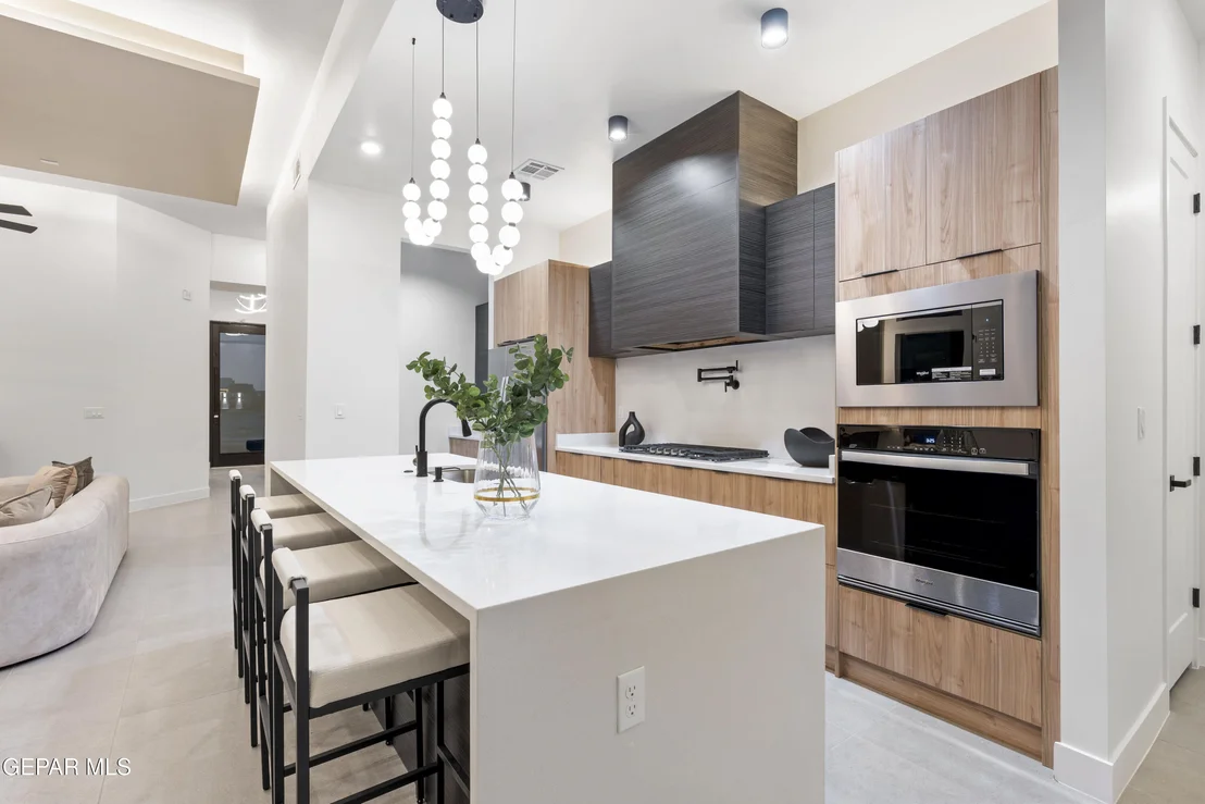 Photo of 1400 HARLAN POINT Place