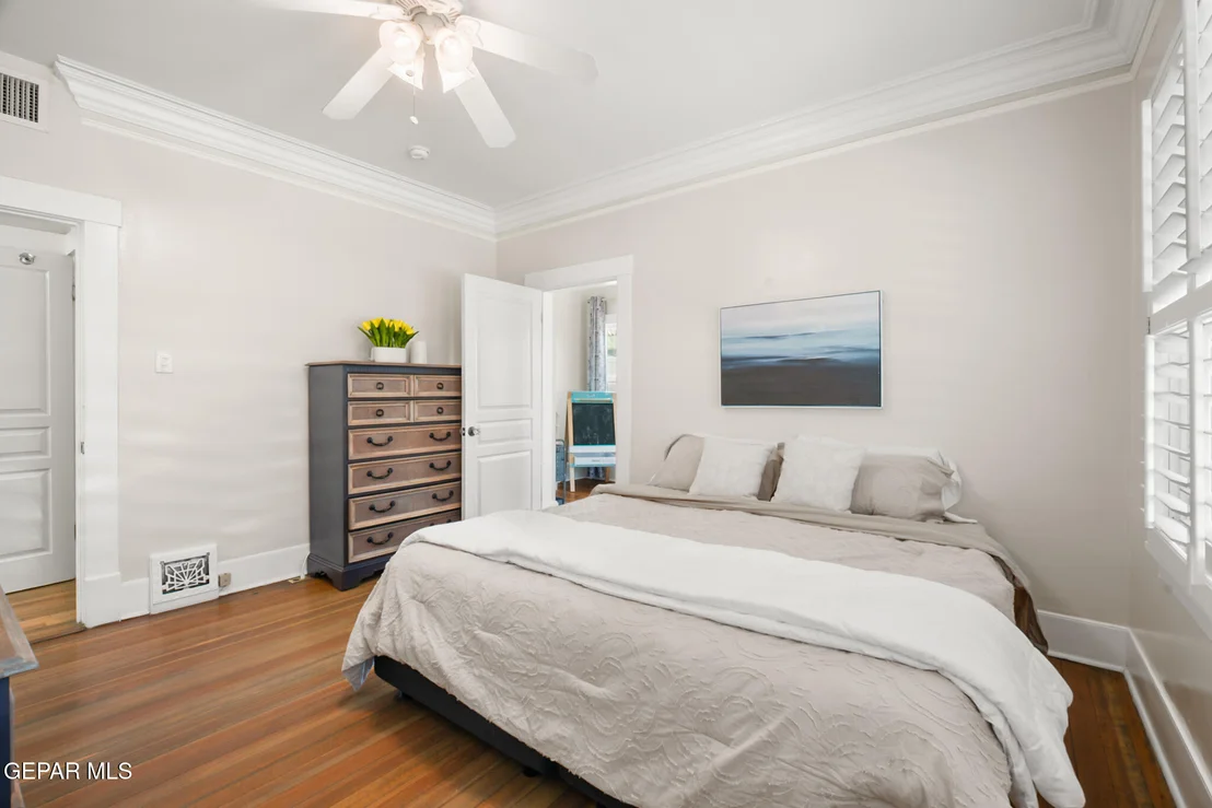 Photo of 1013 PARK Road