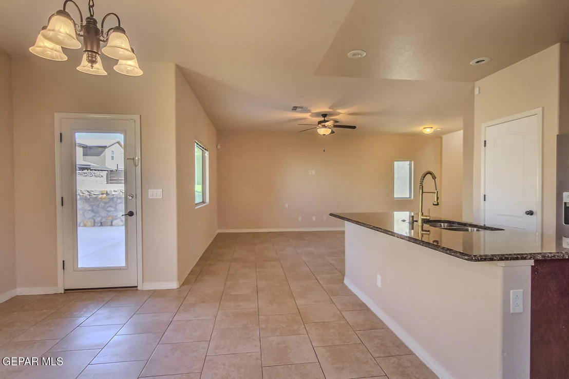 Photo of 795 PIXTON Road