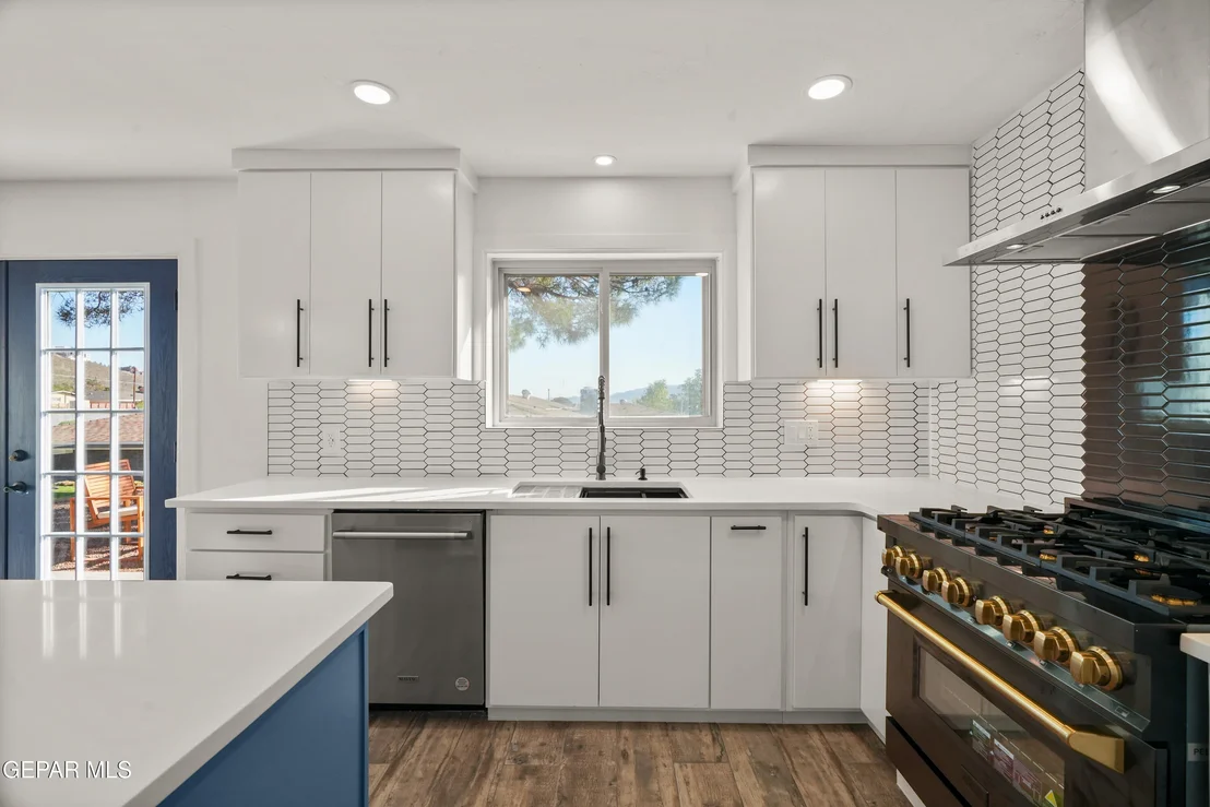 Photo of 4401 BUCKINGHAM Drive