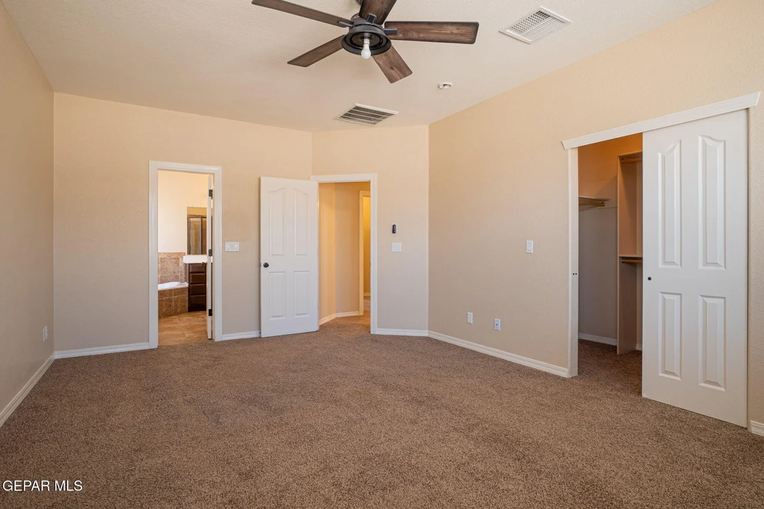 Photo of 3049 LOOKOUT POINT Drive