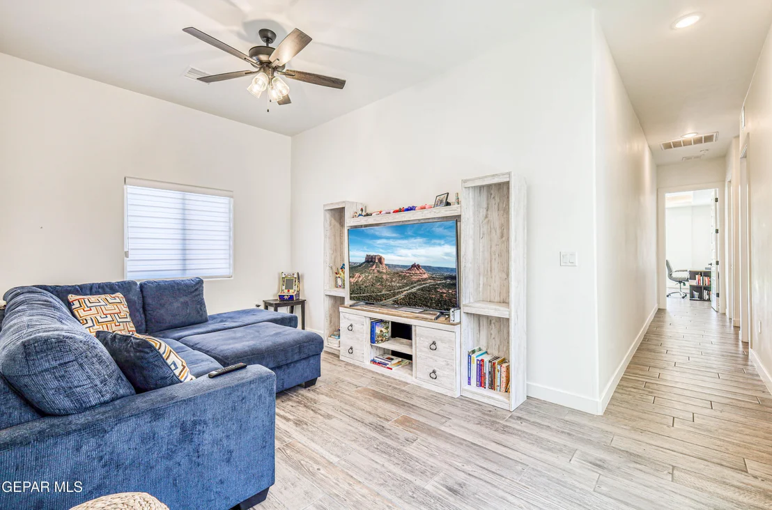 Photo of 5620 RIVER RUN Street