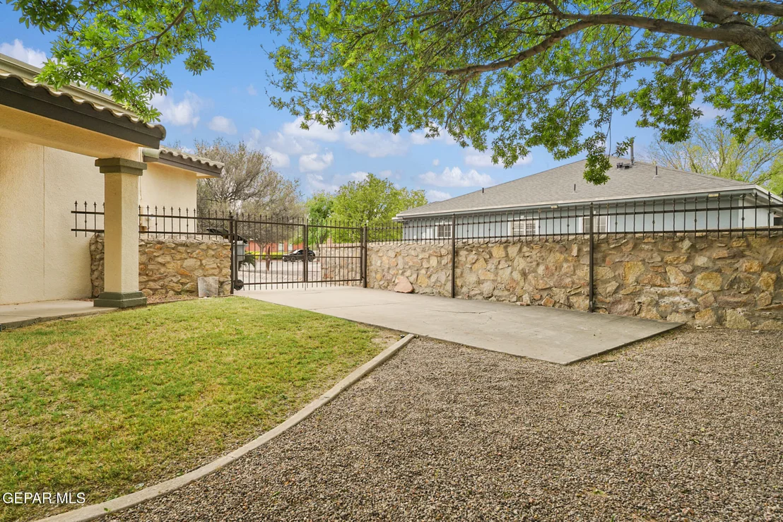 Photo of 651 Simon Court