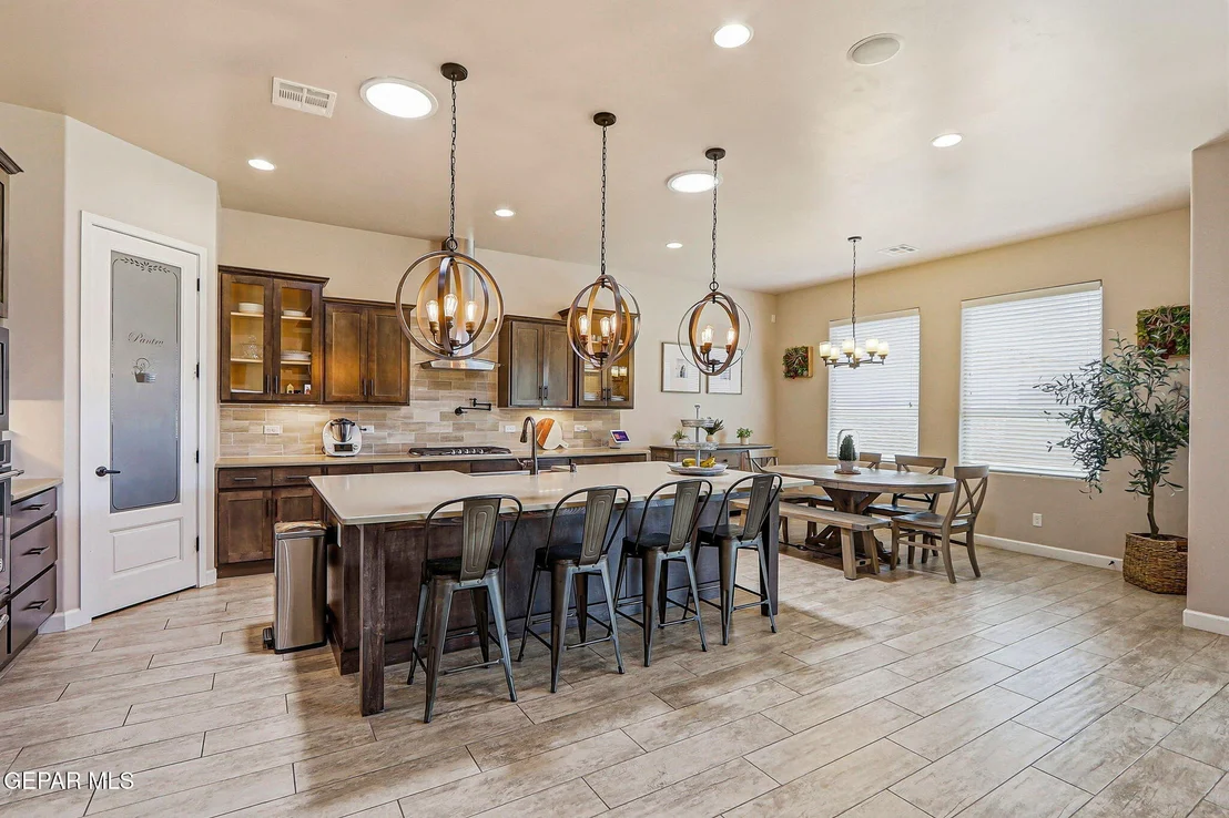 Photo of 5884 Valle Sonar Avenue