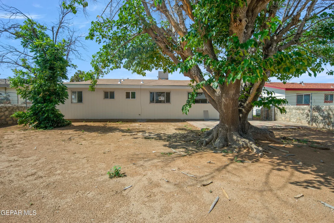 Photo of 5829 NIKE Lane