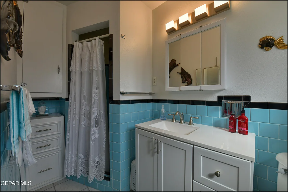 Photo of 9541 WAVERLY Drive
