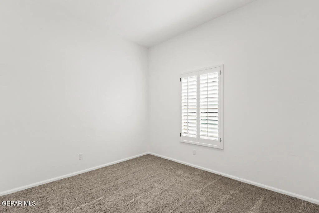 Photo of 15048 Laura Lane