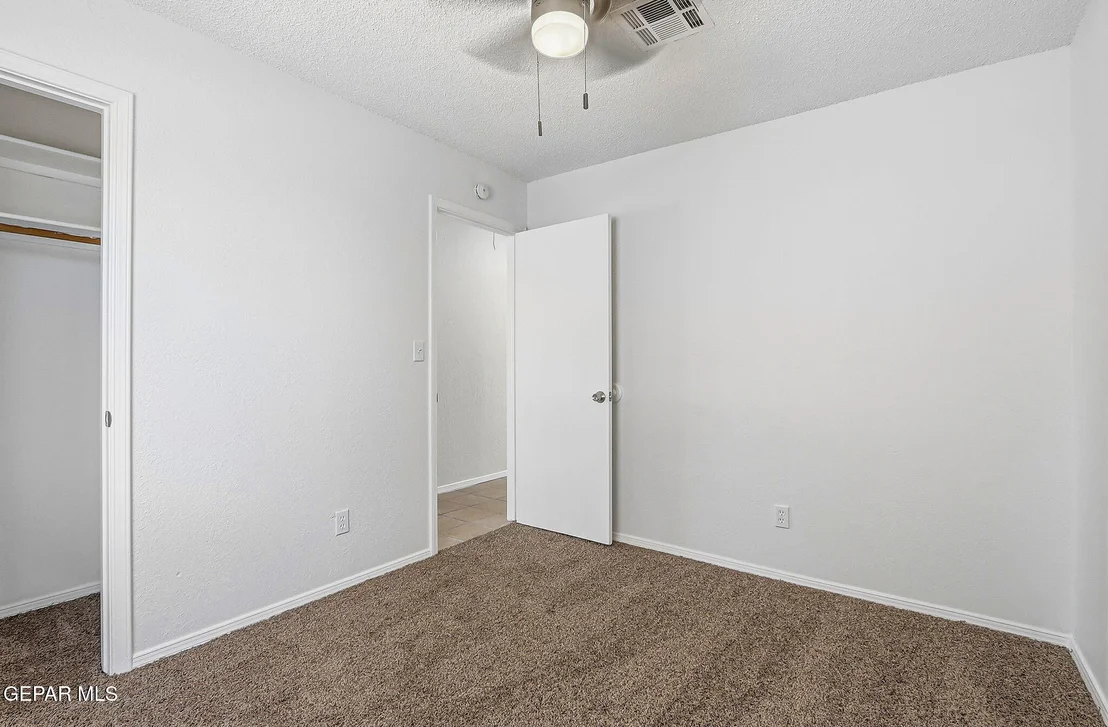 Photo of 628 WOODCREST Lane