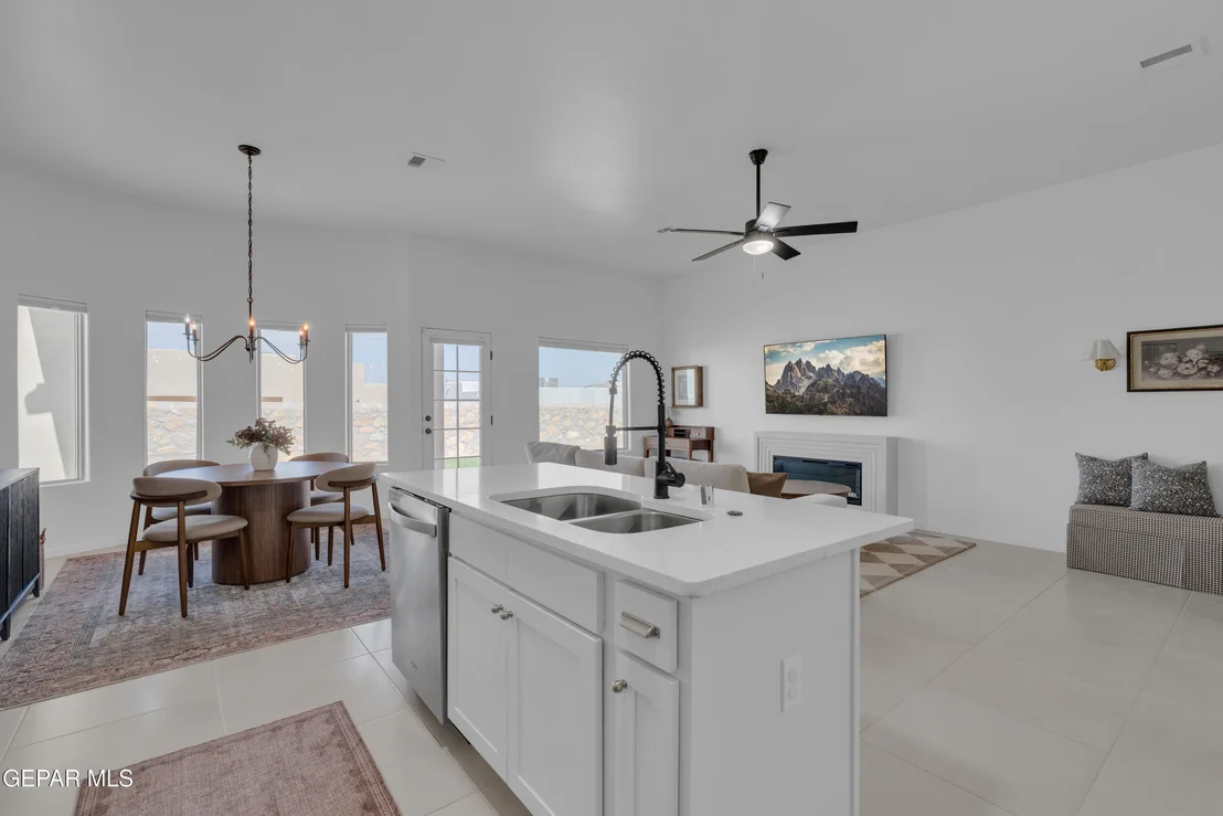 Photo of 937 SANDHURST Place