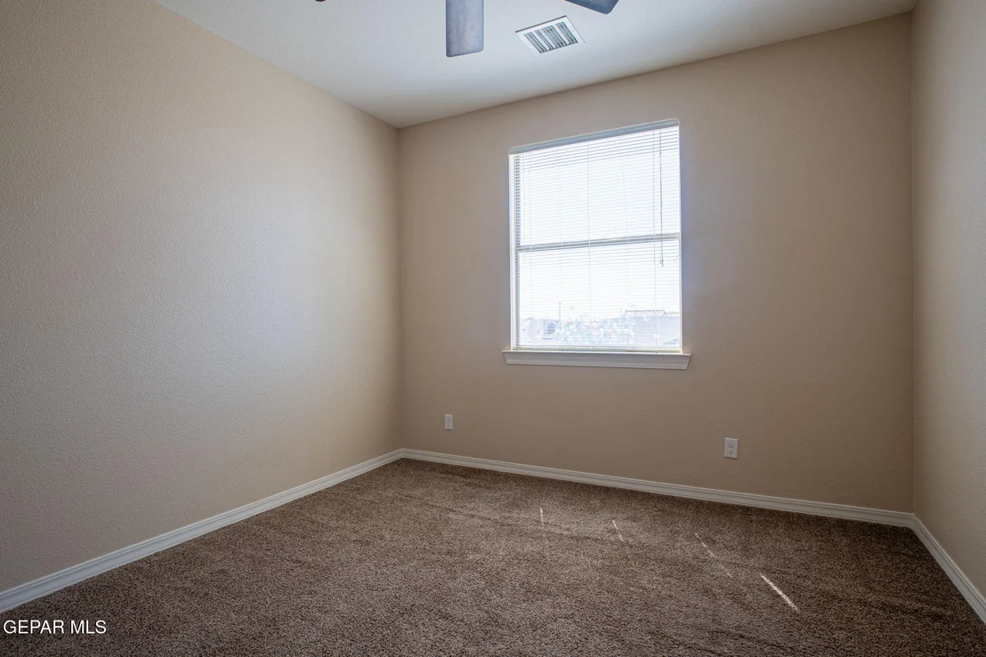 Photo of 3049 LOOKOUT POINT Drive