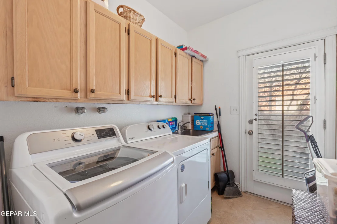 Photo of 721 WILLOW GLEN Drive