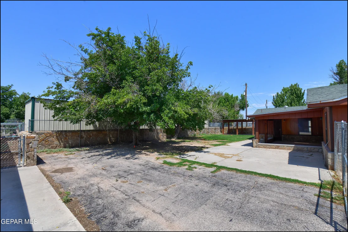 Photo of 6525 UPPER VALLEY Road