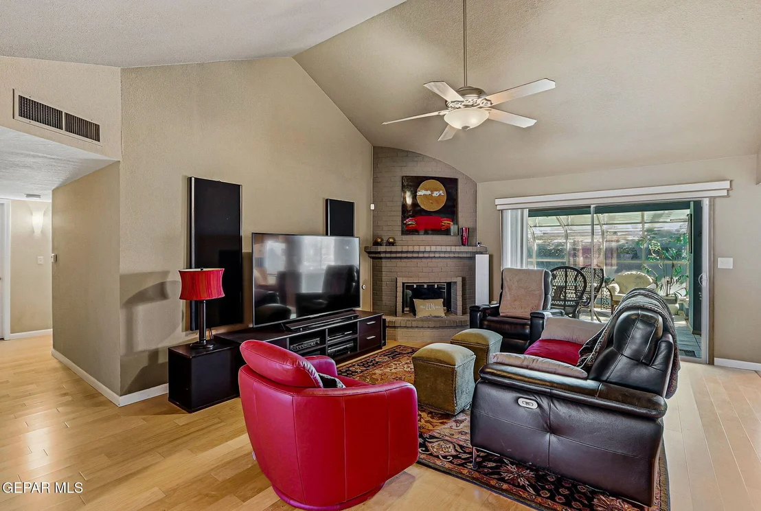Photo of 824 AGUA CALIENTE Drive