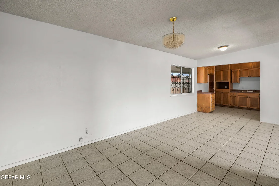 Photo of 303 BERNADINE Avenue