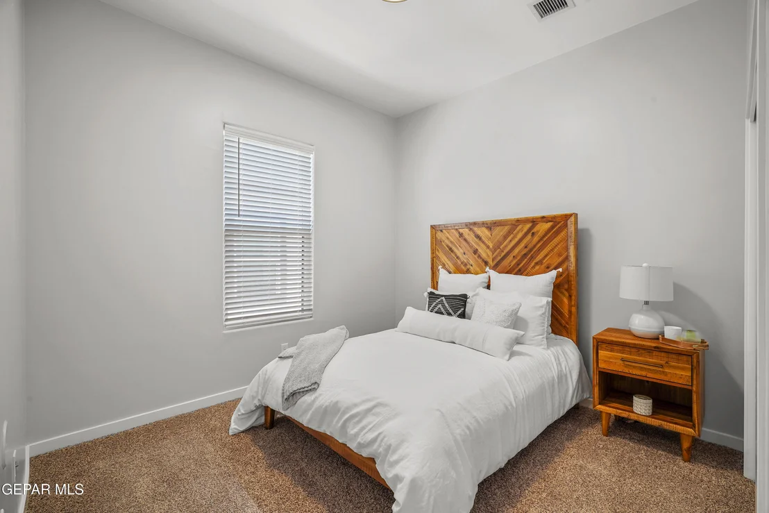 Photo of 904 Foley Place