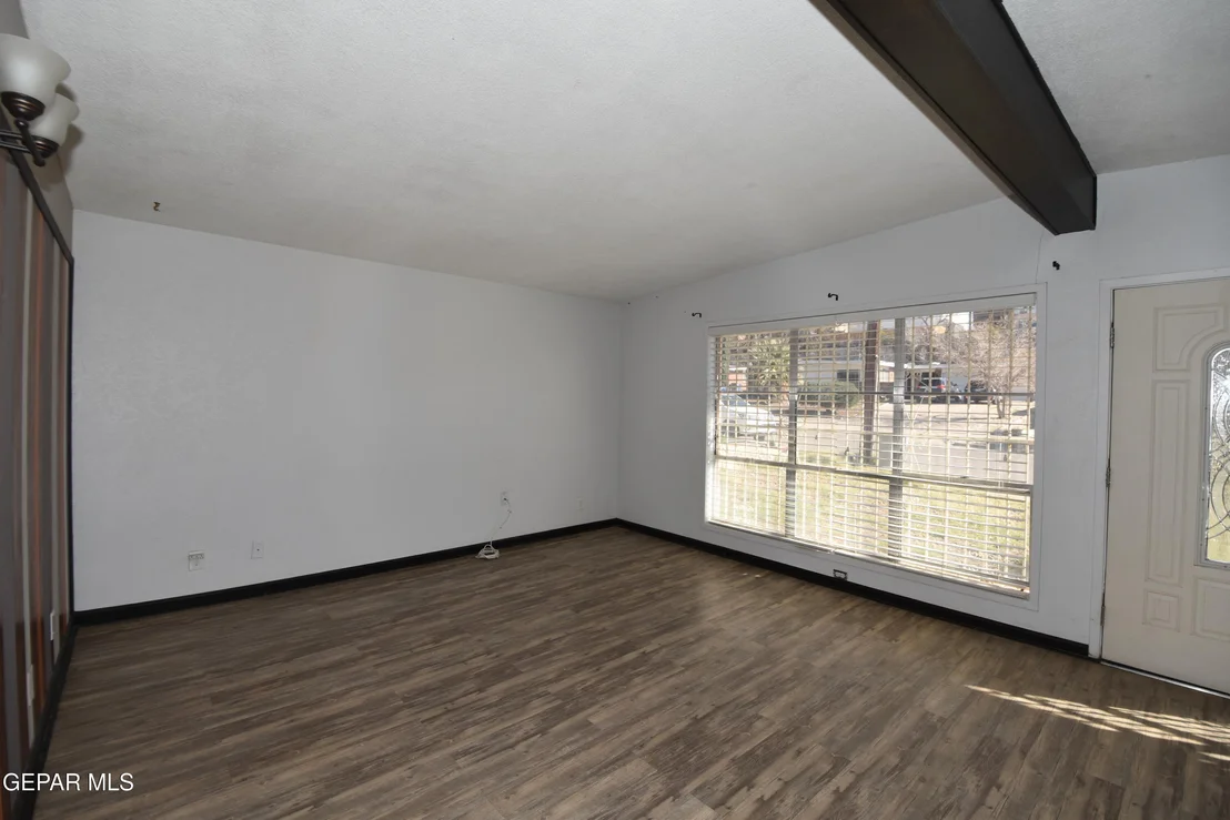 Photo of 5372 CIRCUS Lane