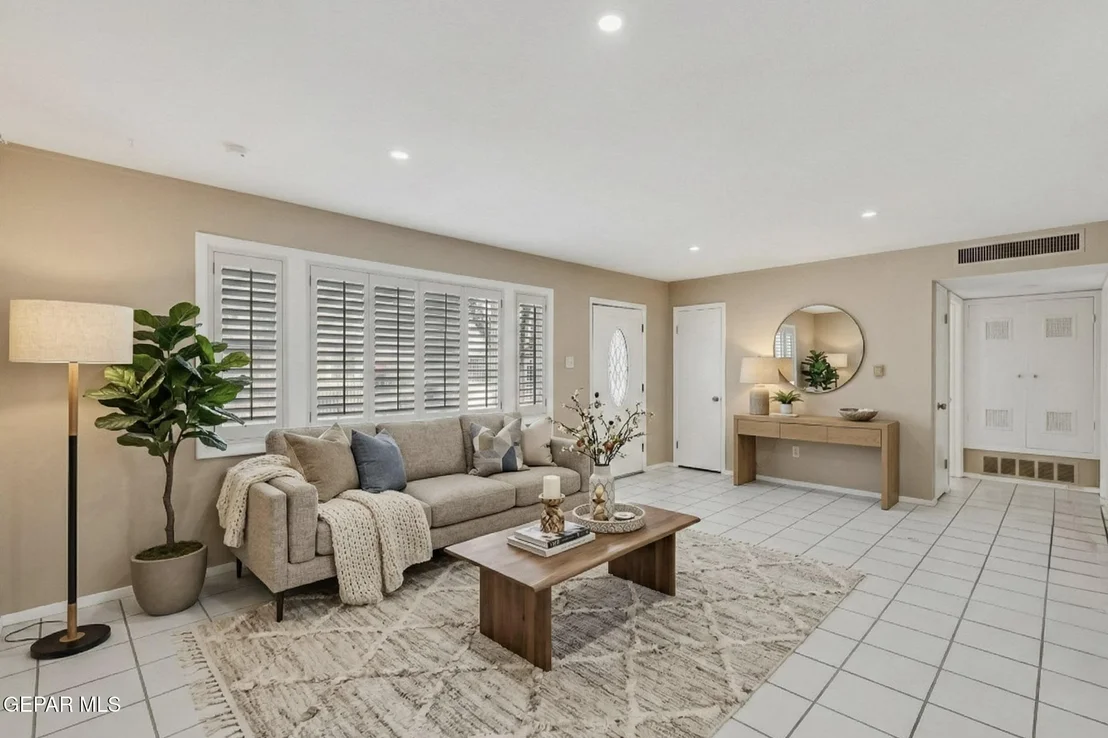 Photo of 1515 DENNIS Circle
