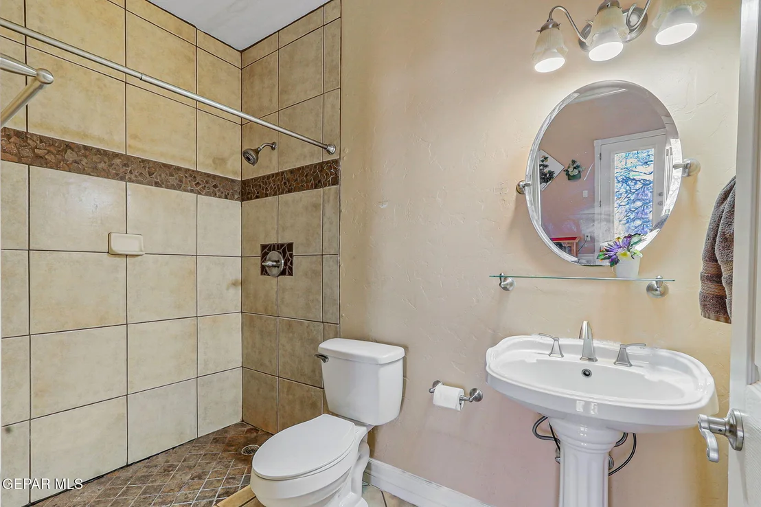 Photo of 4019 VANDERVEER Drive