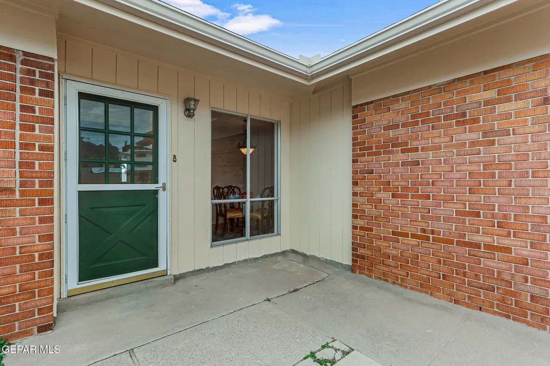 Photo of 540 MARTHMONT Way