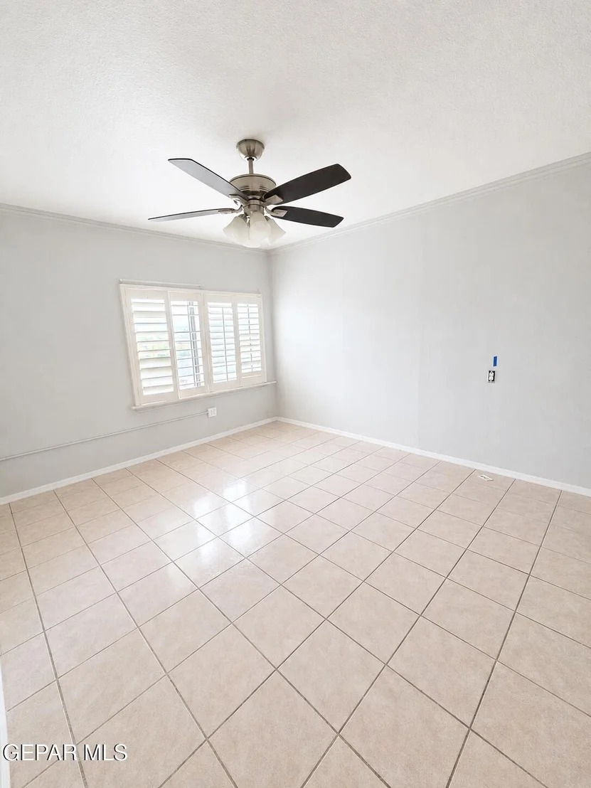 Photo of 305 MCCUNE Road