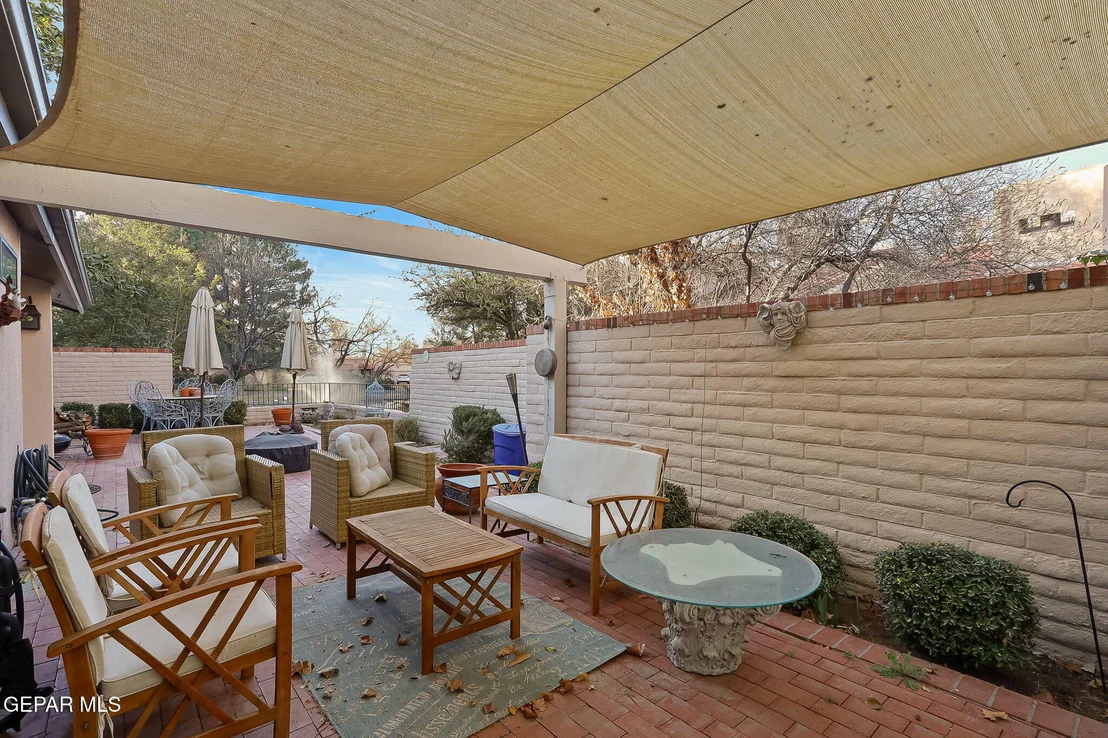 Photo of 821 Lakeway Drive