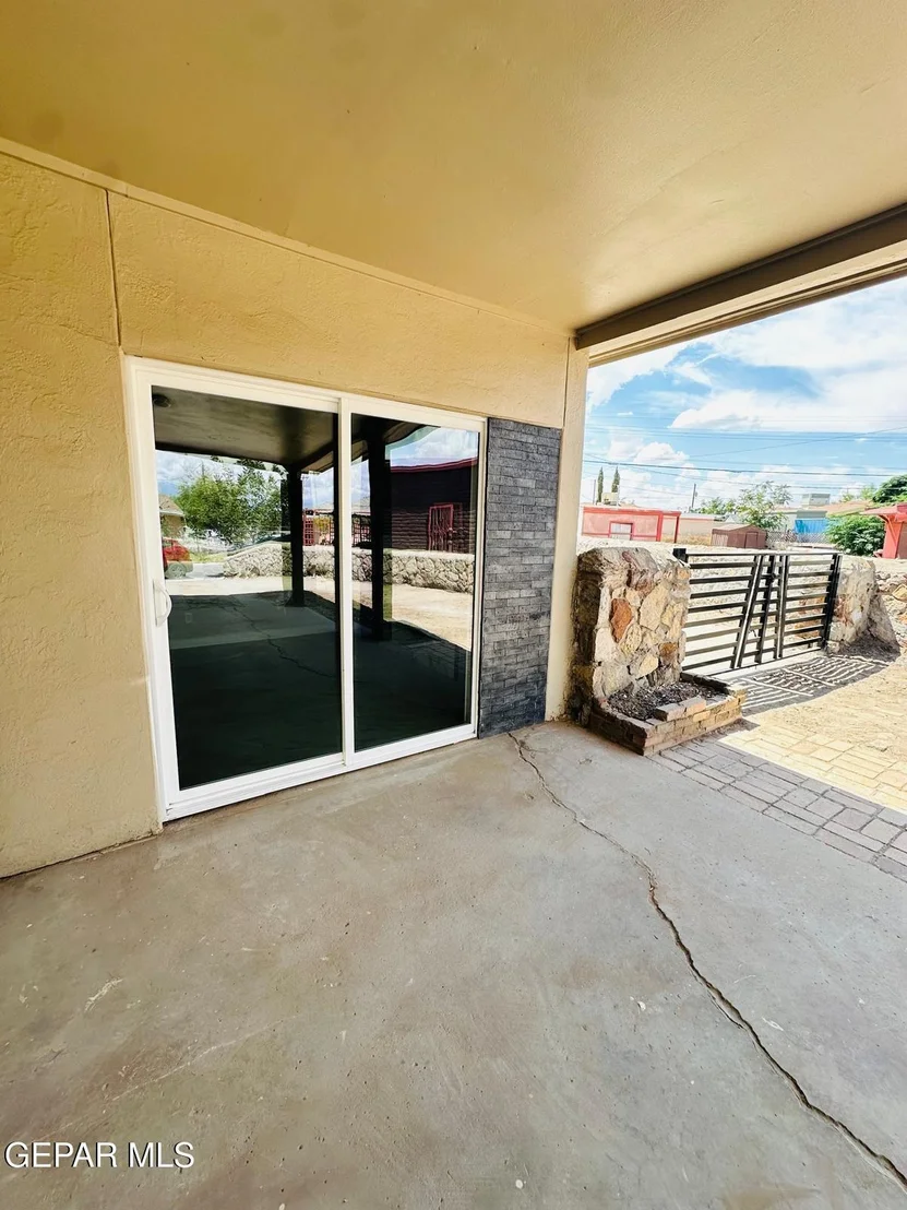 Photo of 5018 Flower Drive