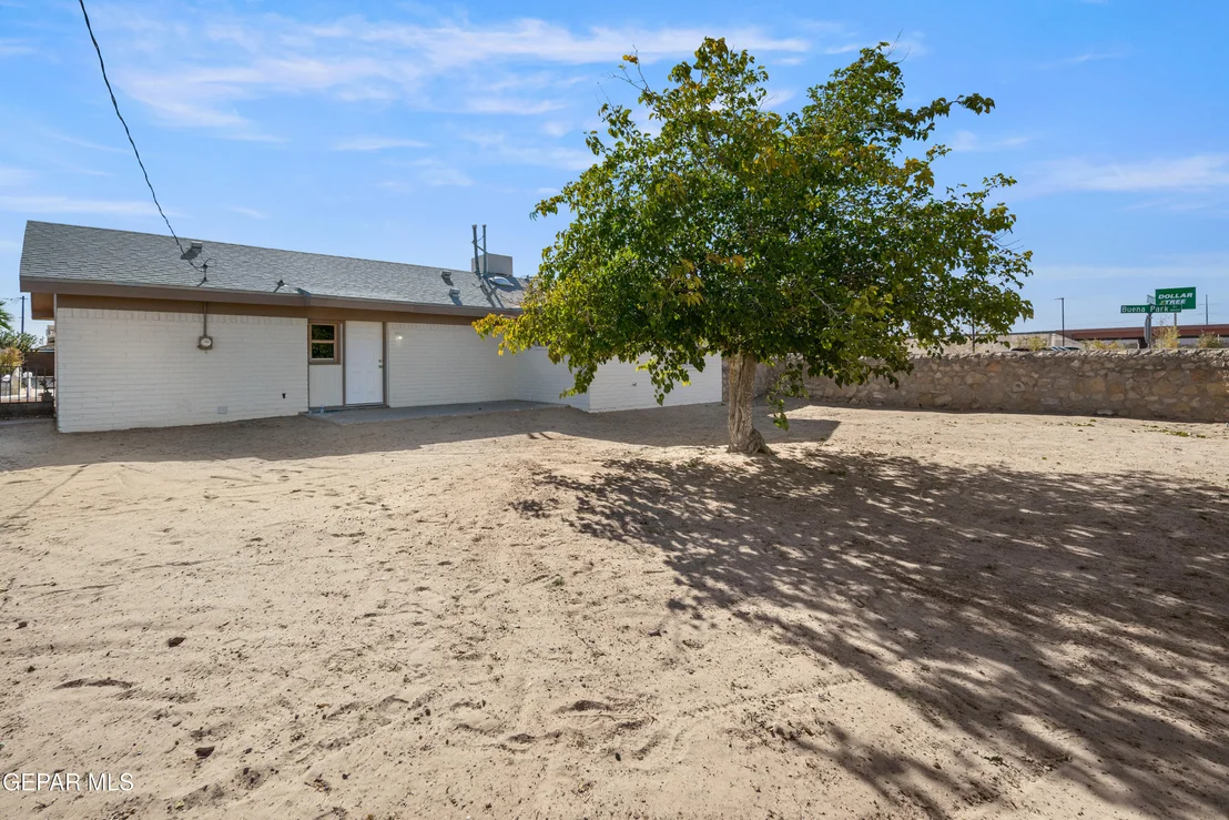 Photo of 200 ROMERIA Drive