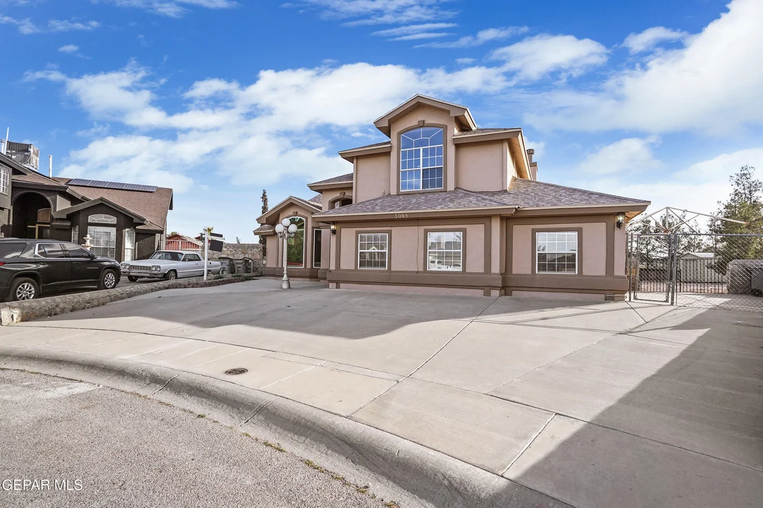 Photo of 3085 KINGS CROWN Place
