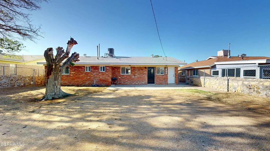 Photo of 5809 THREADGILL Avenue