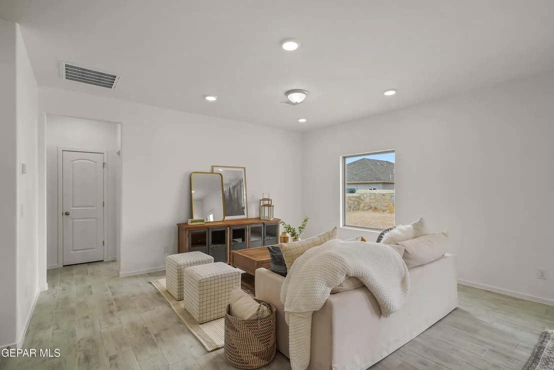 Photo of 13804 Summer Wave Avenue