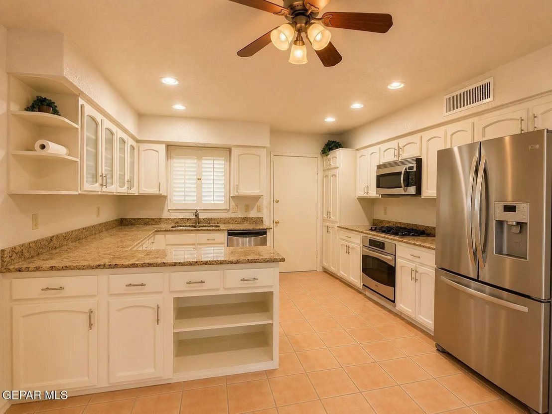 Photo of 6833 LA CADENA Drive