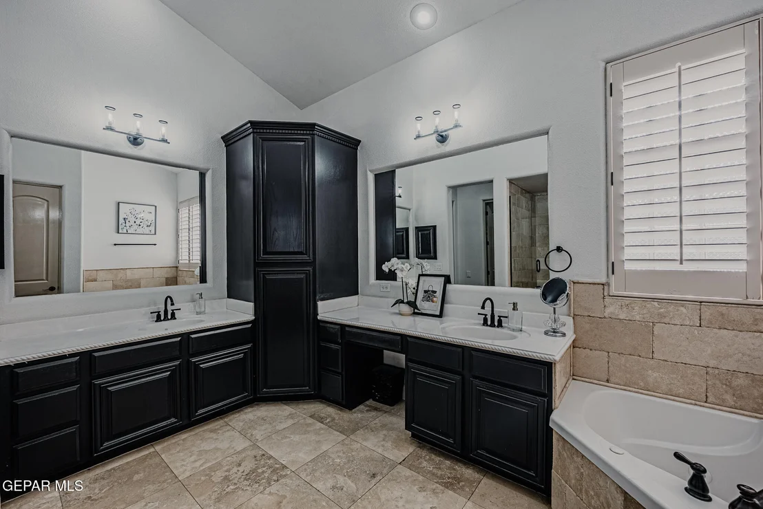 Photo of 6236 FRANKLIN HAWK Avenue