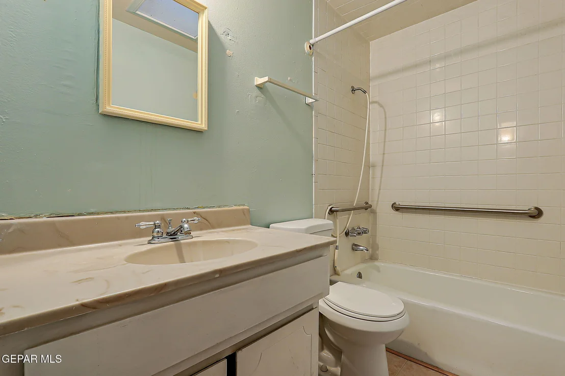 Photo of 7925 Broadway Drive