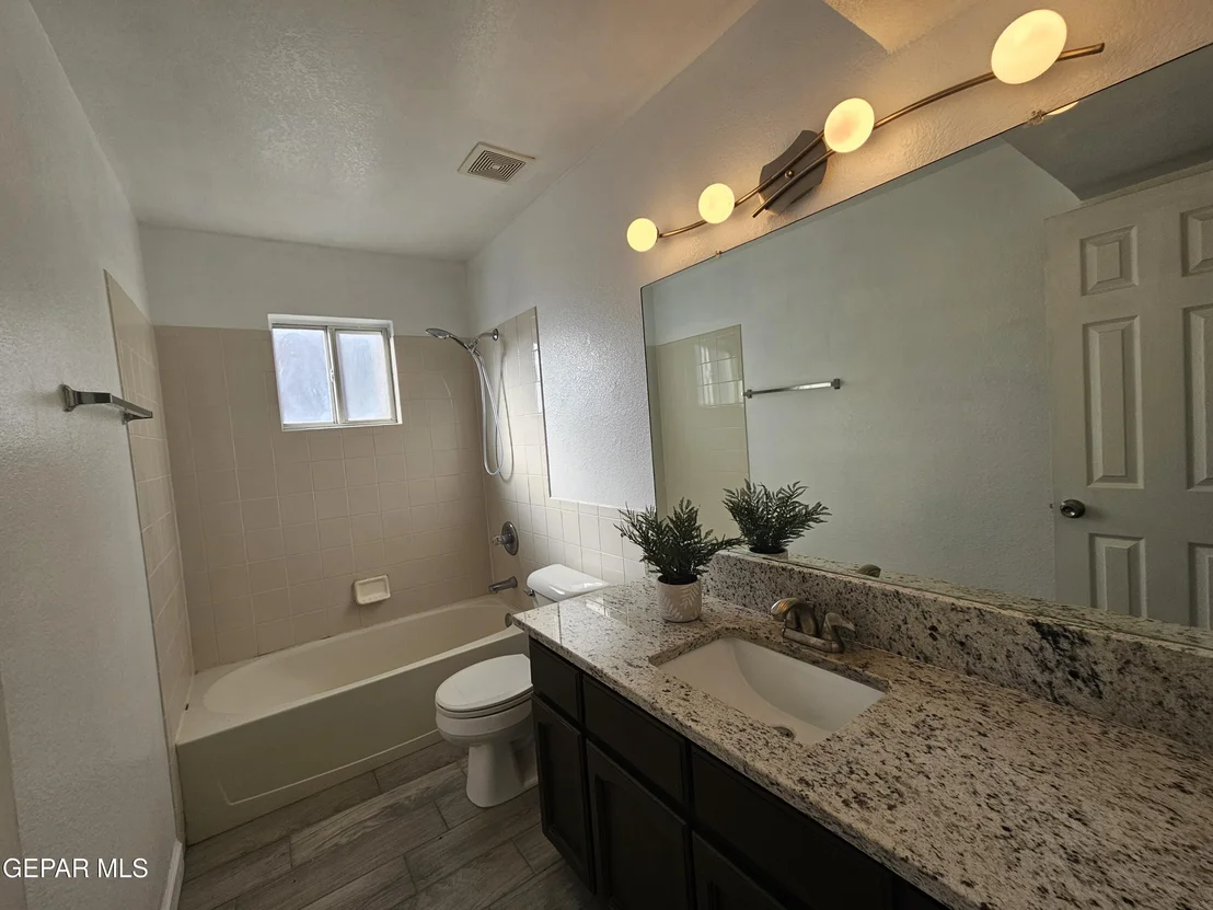 Photo of 2155 SUN MANOR Drive