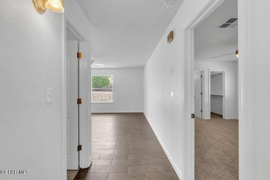 Photo of 1082 Mill Valley Road