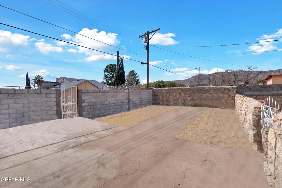 Photo of 3818 JACKSON Avenue