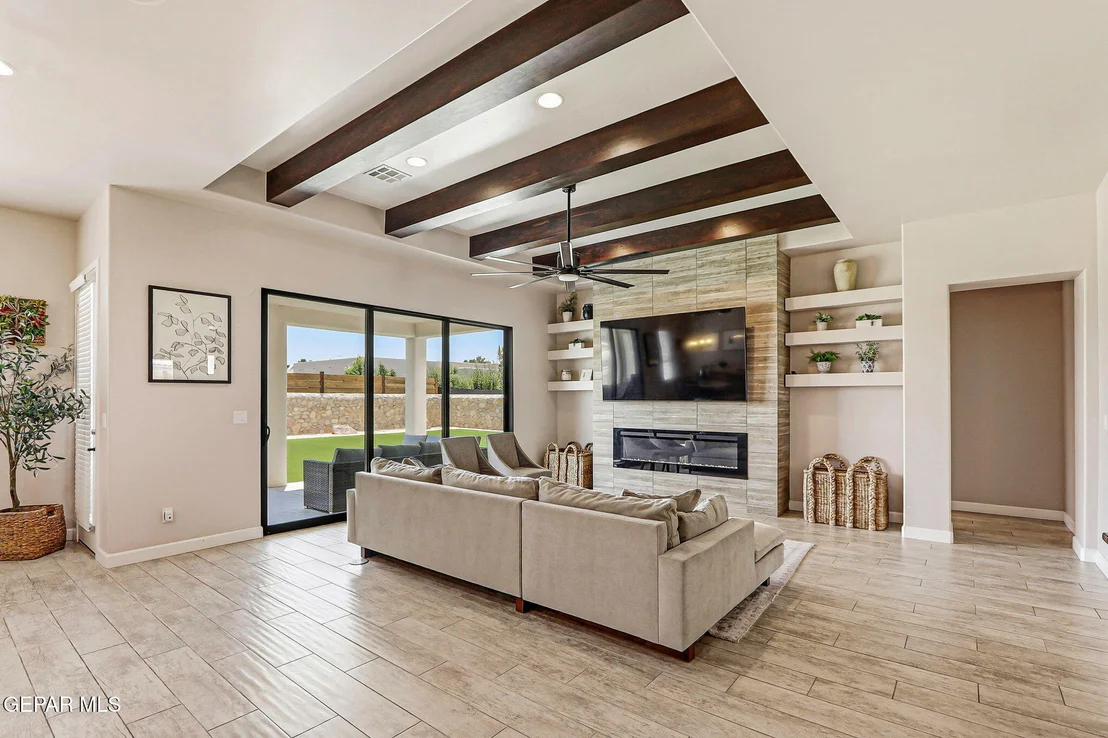Photo of 5884 Valle Sonar Avenue