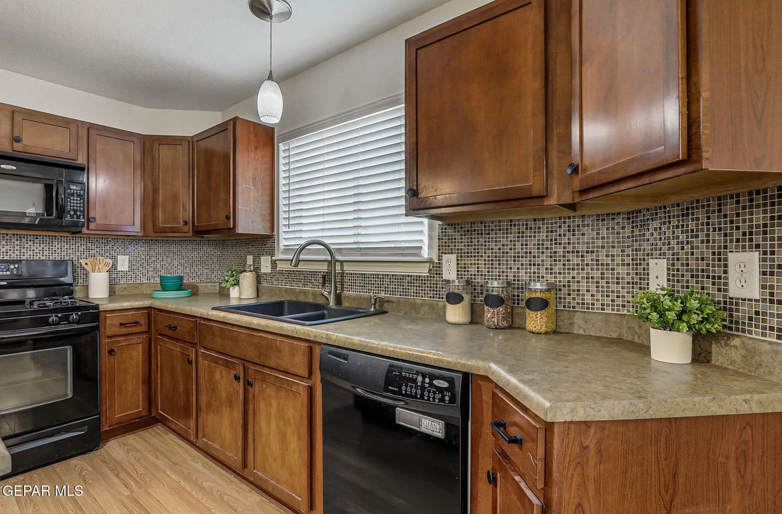 Photo of 680 Sequeiros Court