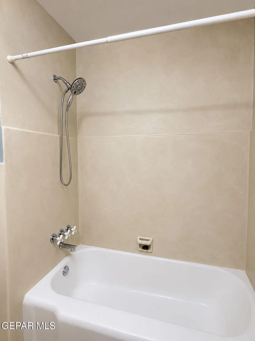 Photo of 2037 CRESCENT Circle