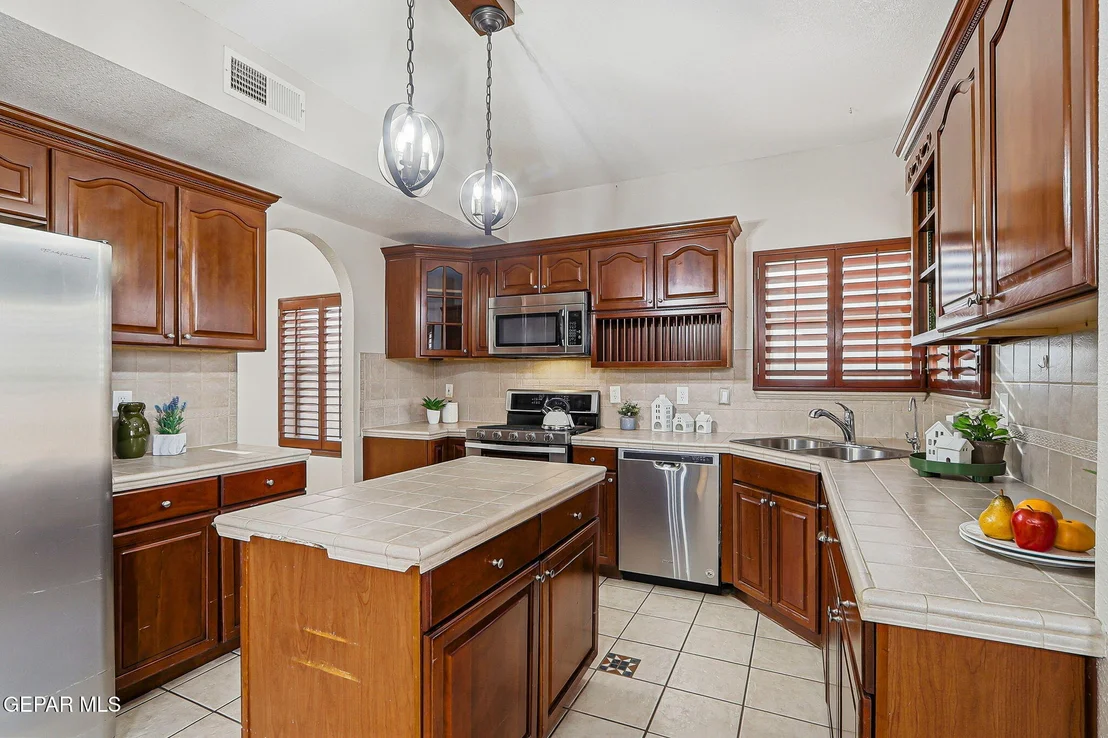 Photo of 12541 SETTING SUN Drive