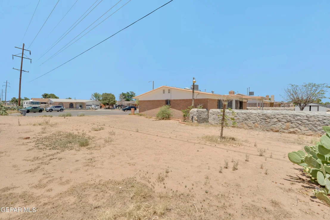 Photo of 5000 MCCORMICK Lane
