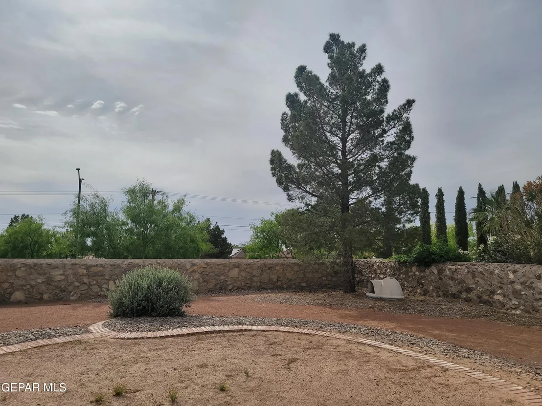 Photo of 1305 TRAIL RIDGE Drive