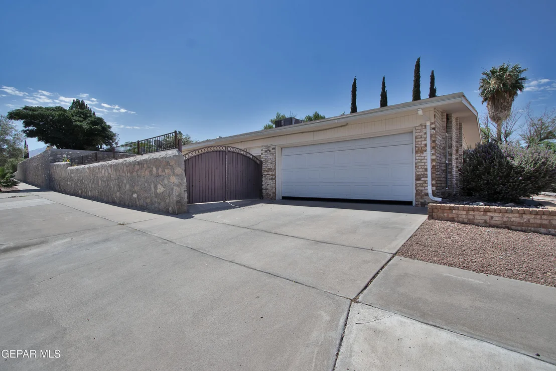 Photo of 516 QUERETARO Drive
