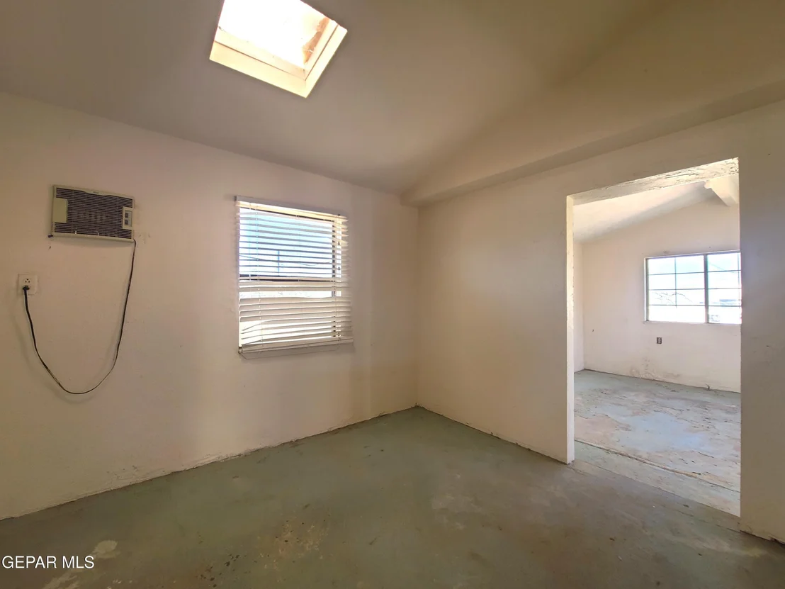 Photo of 1714 BANKER Road