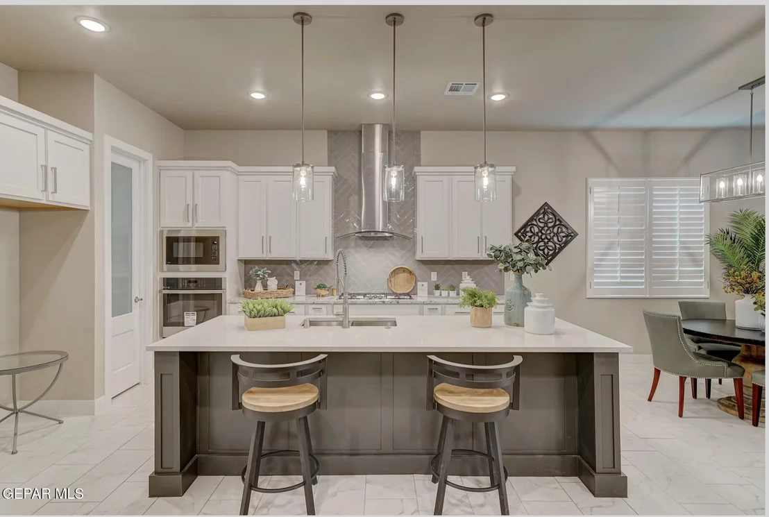 Photo of 812 Fairford Place
