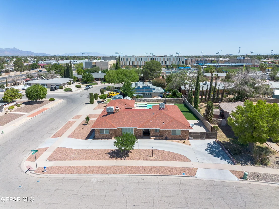 Photo of 9707 DARWAY Drive