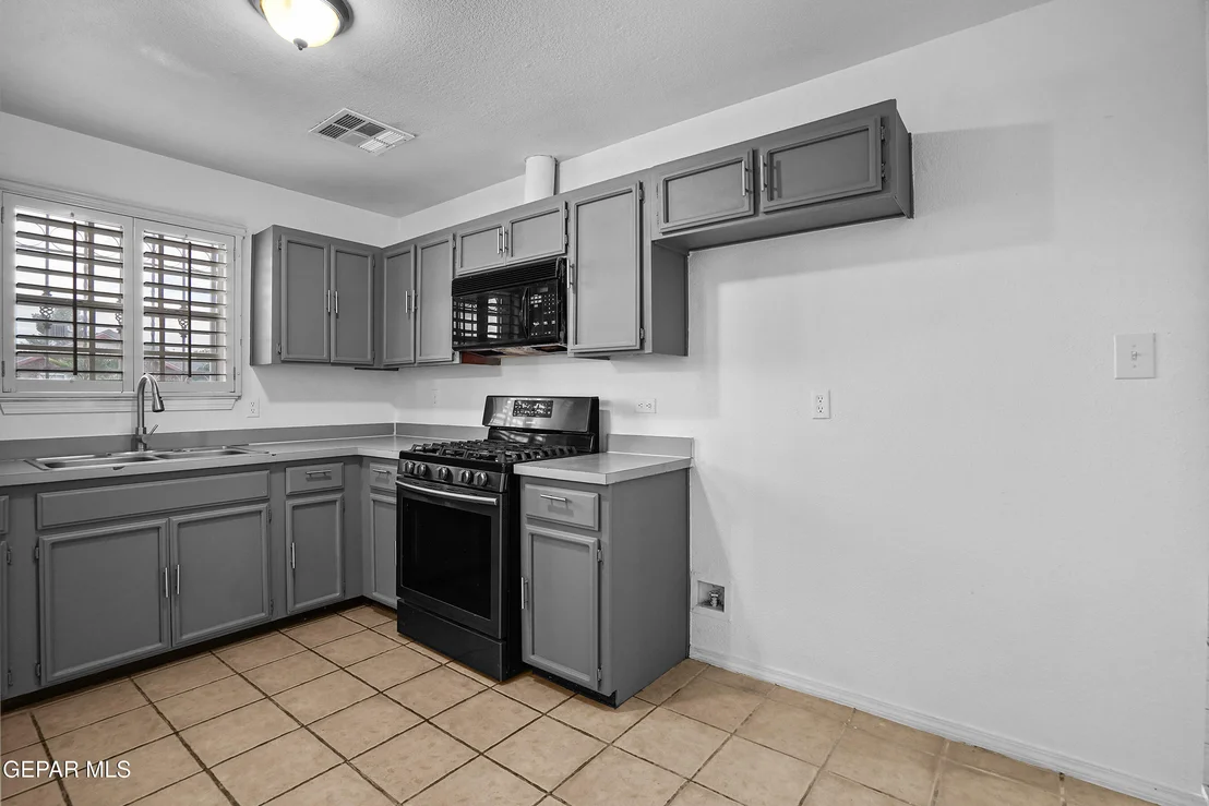 Photo of 11753 BELL TOWER Drive