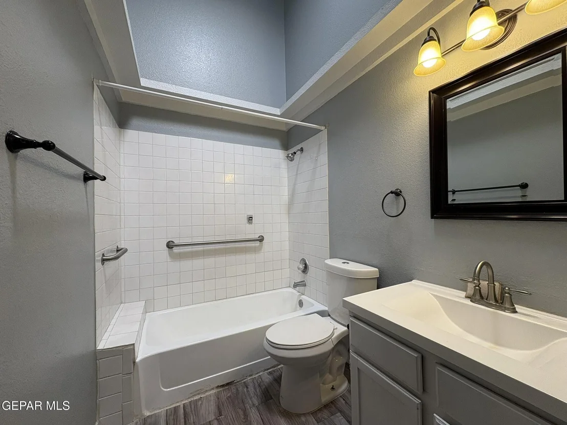 Photo of Unit A at 1550 GREG POWERS Drive