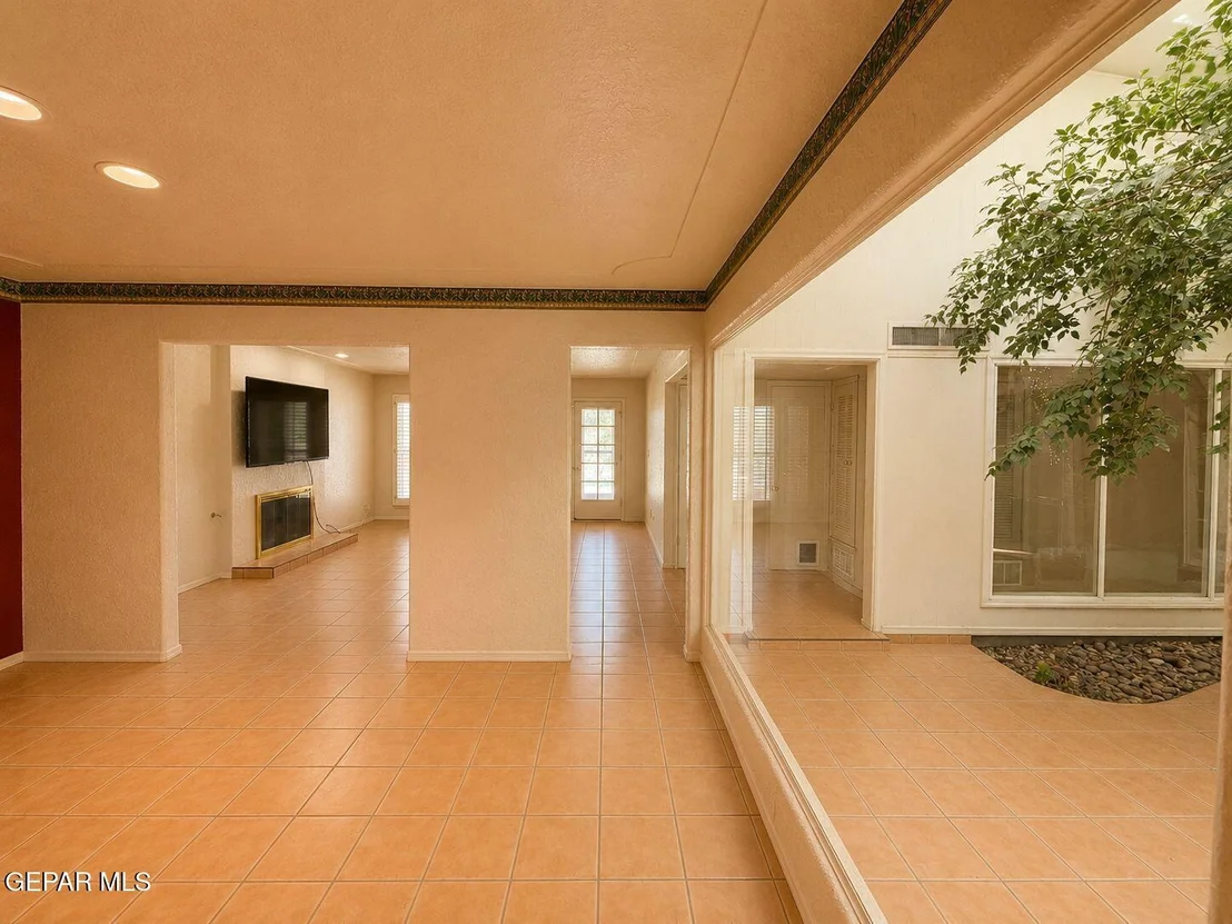 Photo of 6833 LA CADENA Drive