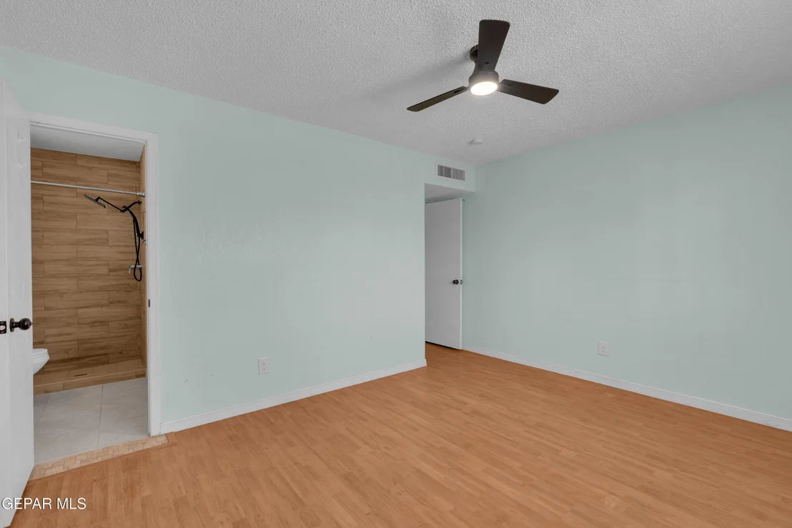 Photo of 5000 MCCORMICK Lane